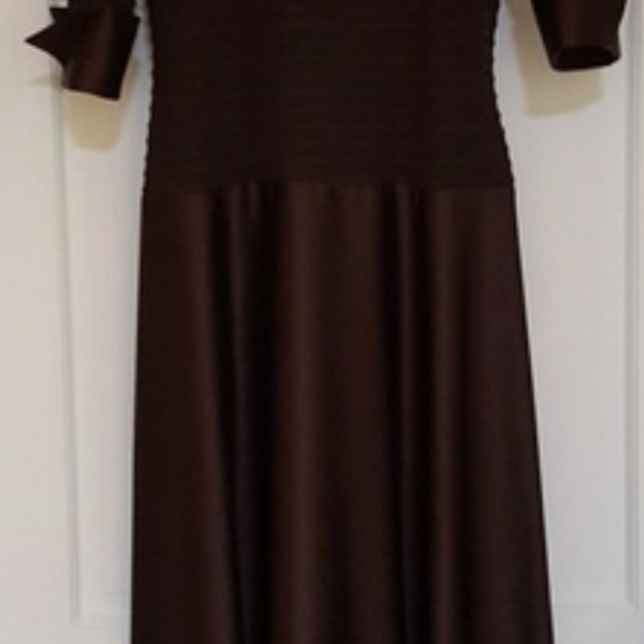 JS Collection gown - Picture 4 of 6